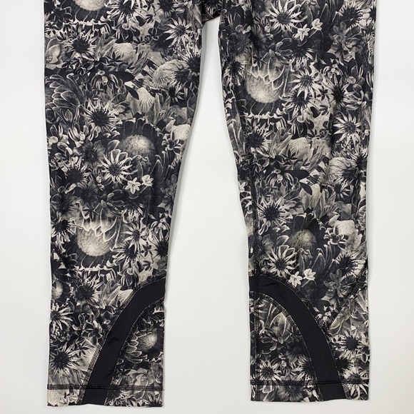 Lululemon Run Inspire Crop II Flowaunga Black Angel Wing Pants Size 8 - Picture 3 of 8